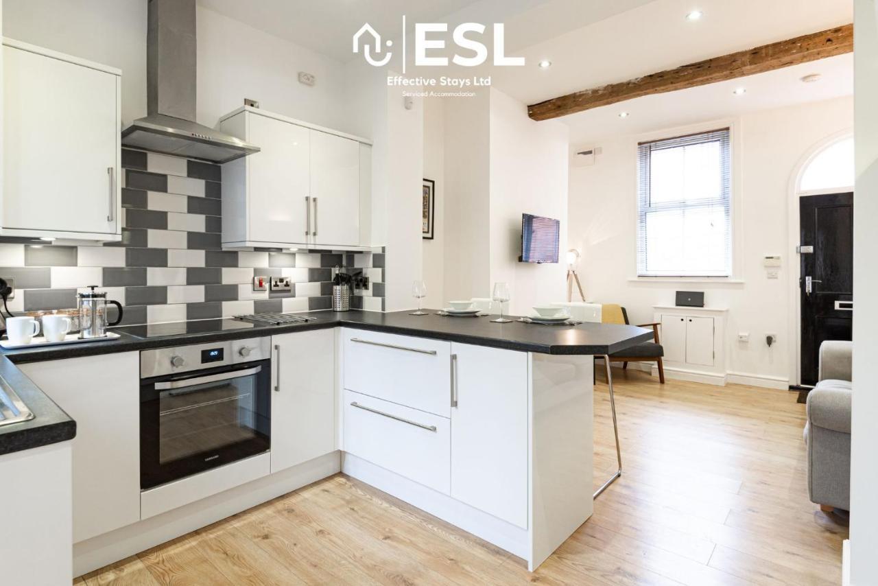2 Bedroom Terrace Cottage, Parking, 5 Minutes Drive To Royal Shrewsbury Hospital Εξωτερικό φωτογραφία