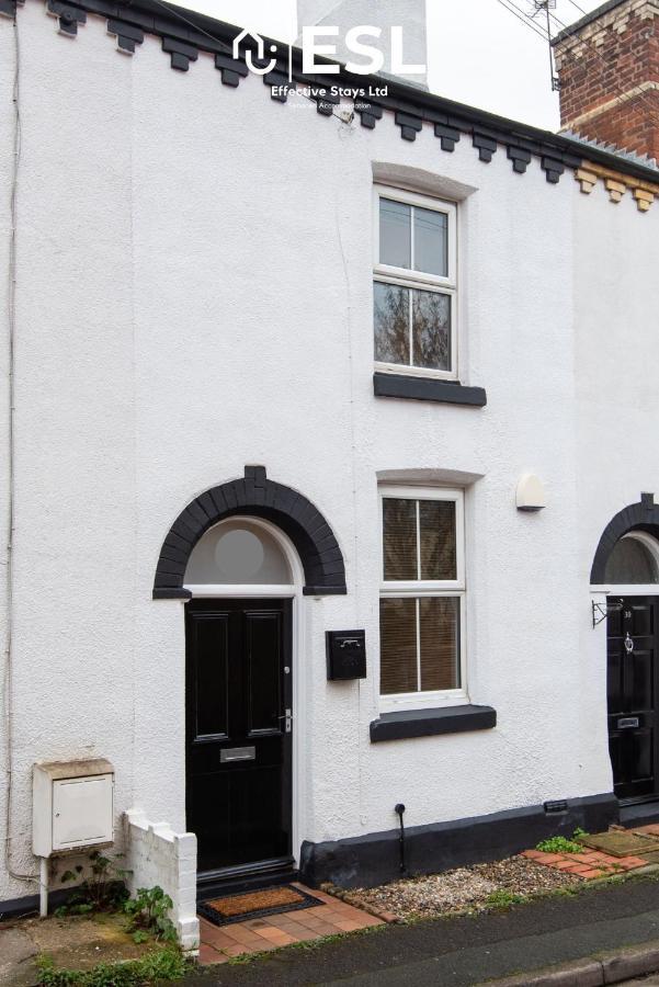 2 Bedroom Terrace Cottage, Parking, 5 Minutes Drive To Royal Shrewsbury Hospital Εξωτερικό φωτογραφία